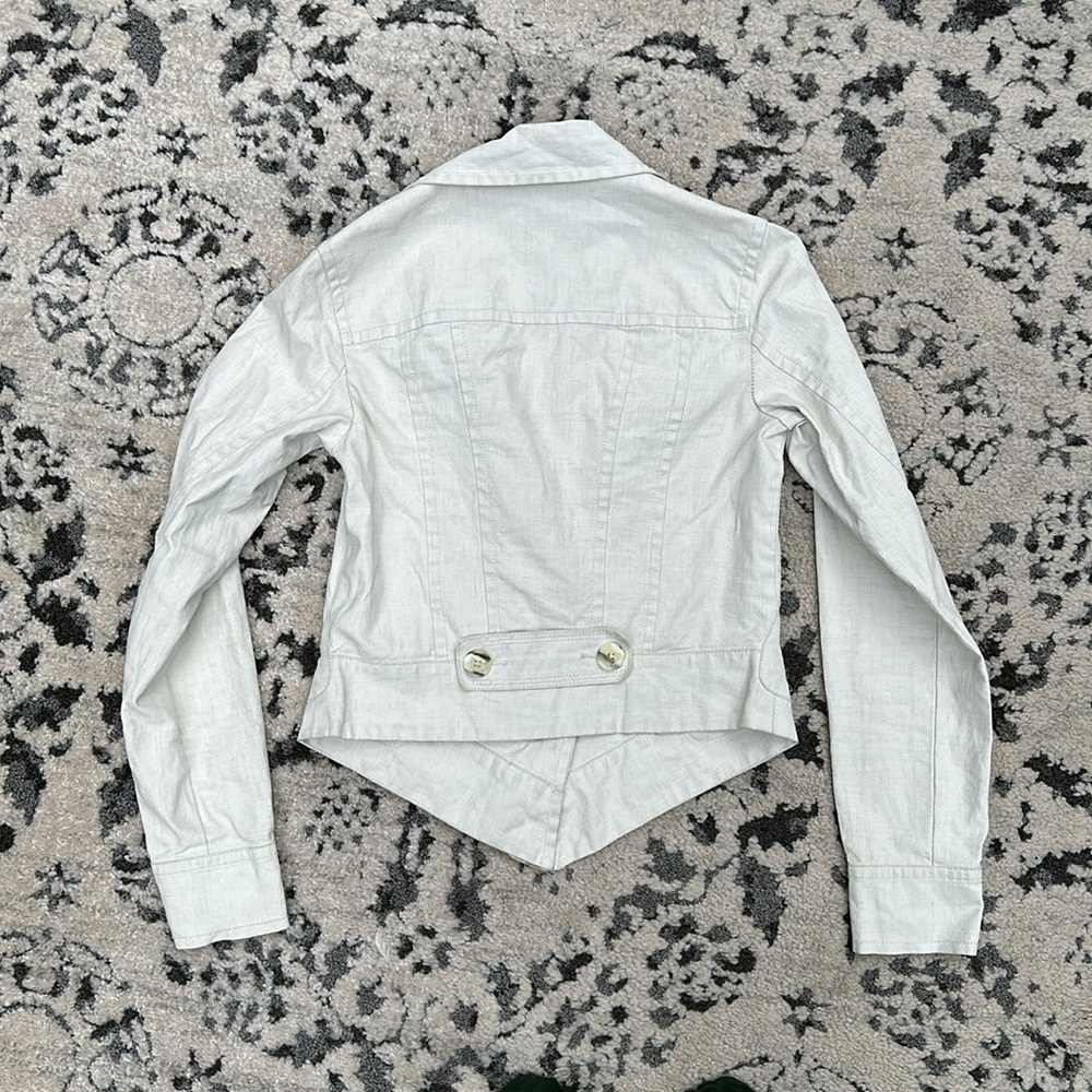 CAbi • 325 Linen Ruffle Up Jacket - Picture 8 of 9